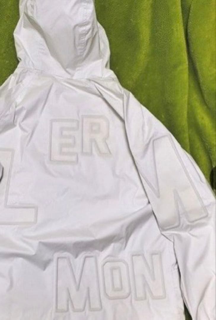 MONCLER 22s オールホワイト ナイロンジャケットブルゾン(売りつくし