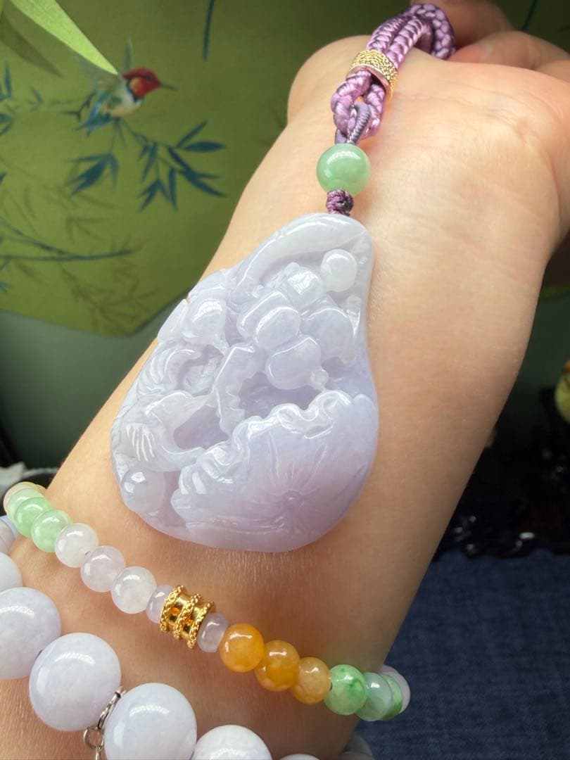 ミャンマー産天然本翡翠 濃ラベンダー翡翠【吉兆】鵲報喜ネックレス