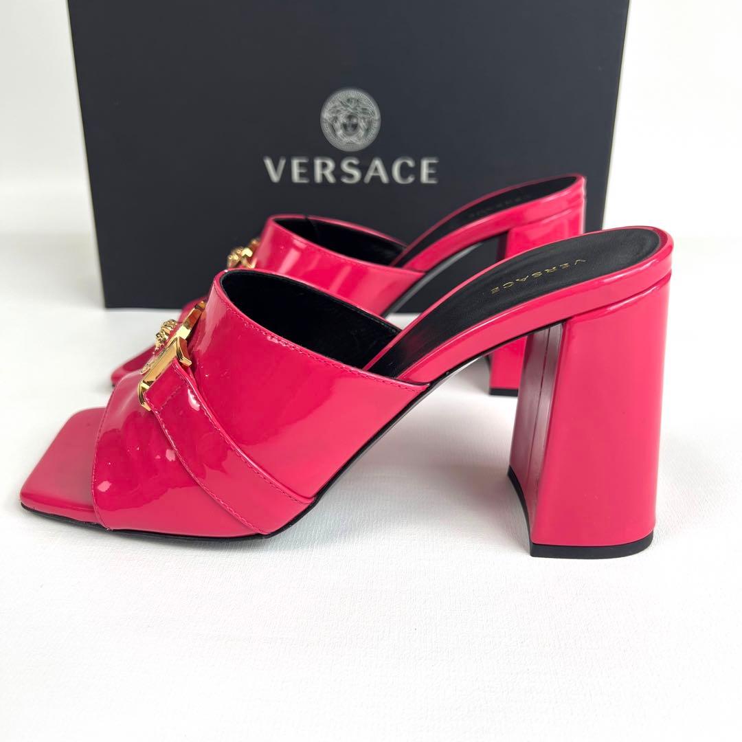 新品VERSACE ビビッドピンク メドューサ スクエアトゥ エナメル