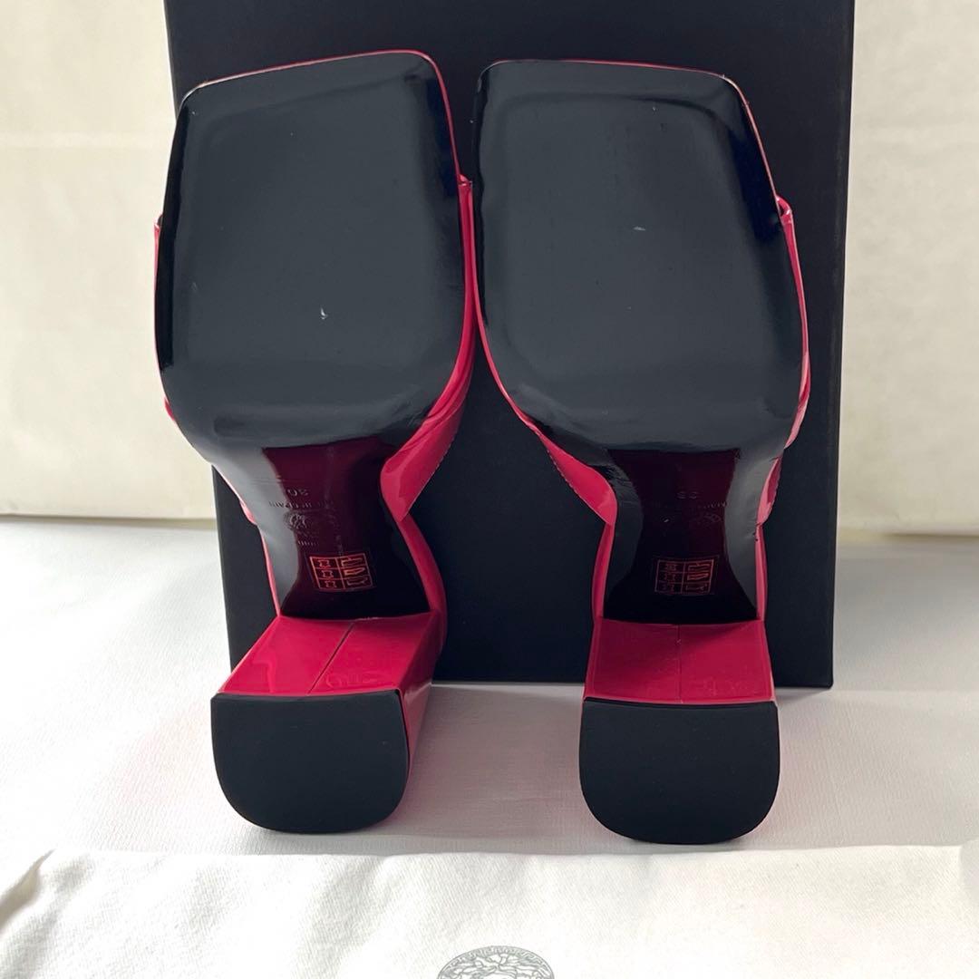 新品VERSACE ビビッドピンク メドューサ スクエアトゥ エナメル