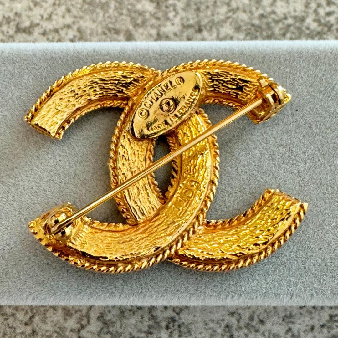 シャネル CHANEL ブローチ ヴィンテージ 1109 ゴールド - メルカリ