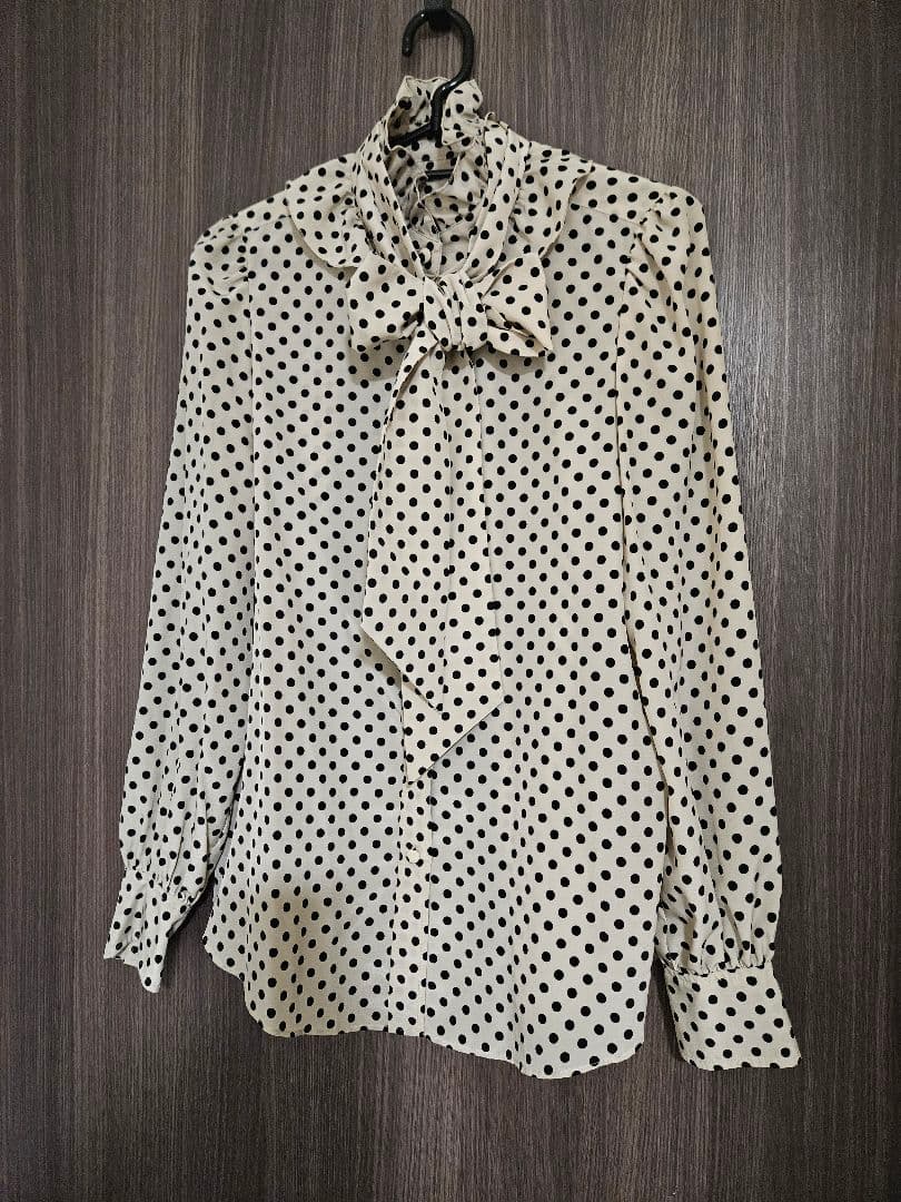 ルルウィルビードットボウタイブラウスLOULOU WILLOUGHBY LOULOU WILLOUGHBY】◇デシンドットフリルボウタイブラウス