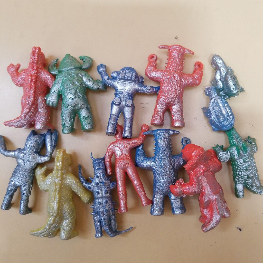 昭和レトロ 駄菓子屋 ウルトラマン 怪獣 消しゴム 13体 特撮 消ゴム