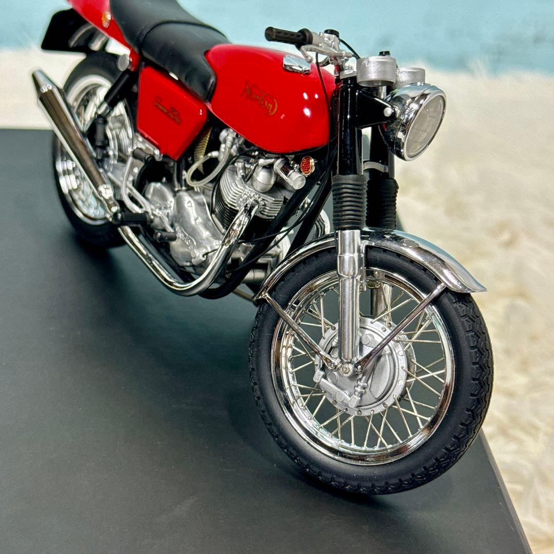 ミニチャンプス クラシックバイク 1/12 ノートン コマンド 750 1968