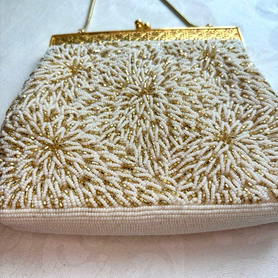 ビーズ刺繍 パーティーバッグ ホワイト/ゴールド 香港 - メルカリ