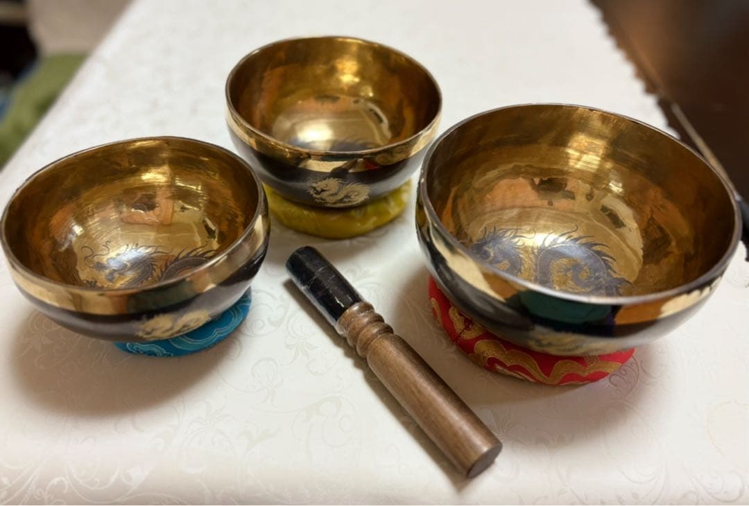希少】龍彫りシンギングボウル トリオ／C・E・G調和セット／ネパール