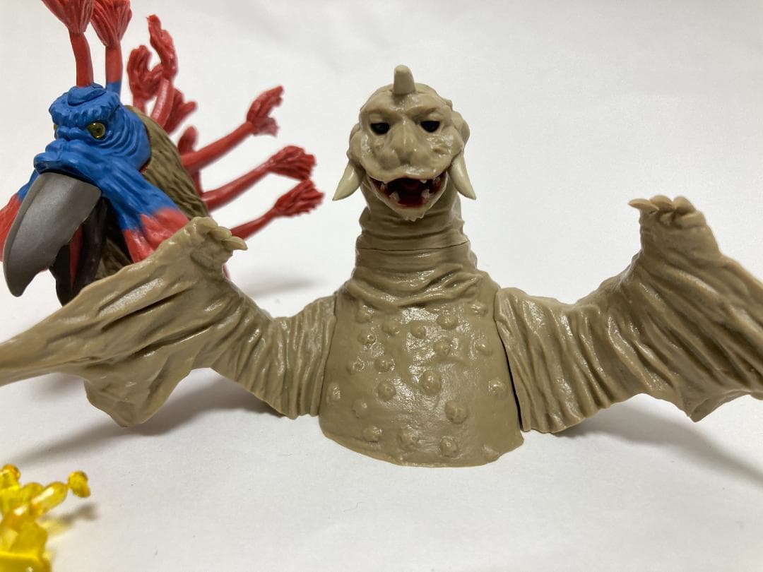 コンプ 】 究極円谷怪獣博覧会 壱 弐セット ゴモラ レッドマン