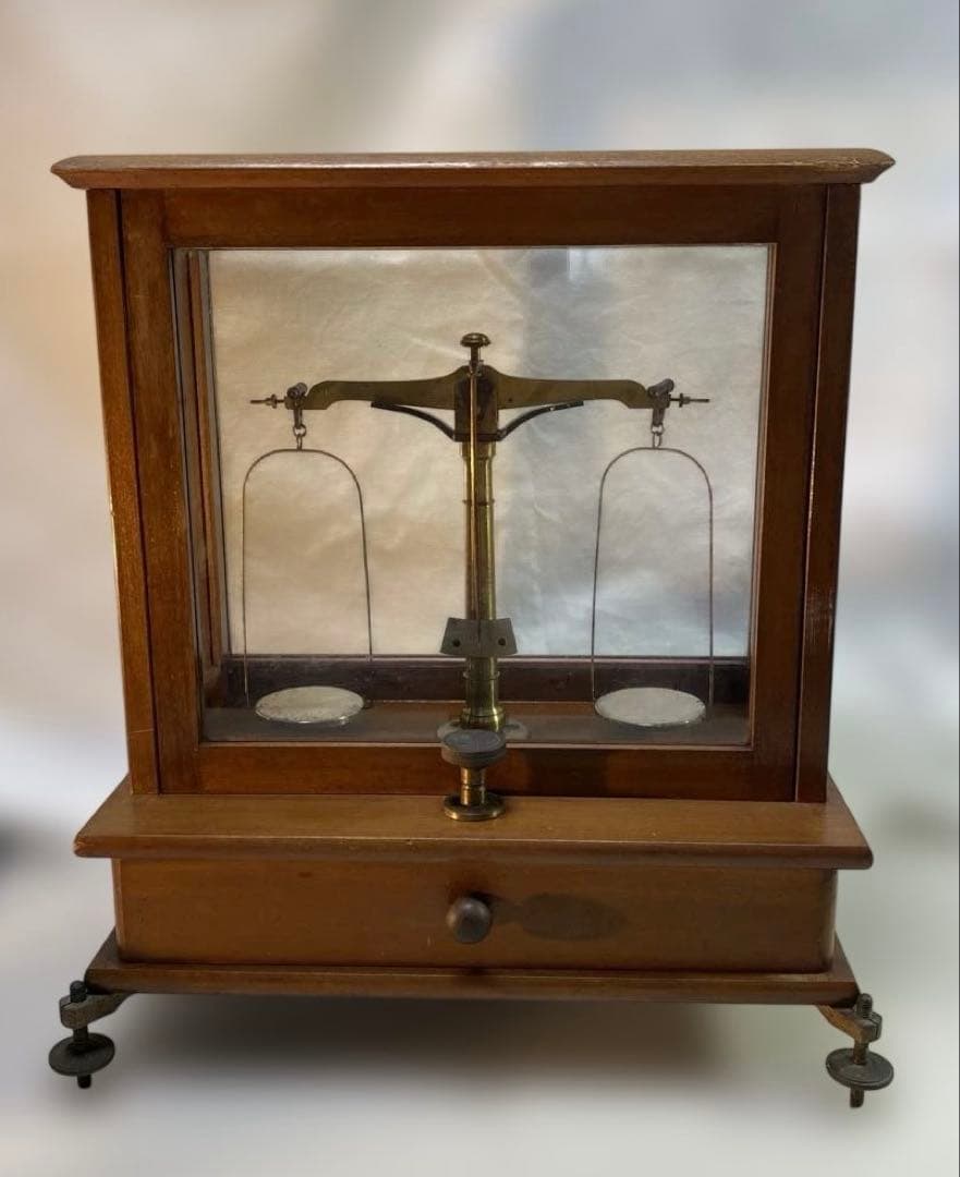 アンティーク 木製天秤 ガラスケース付き 動作可 ガラスケースの天秤 | antiques miyawaki modern
