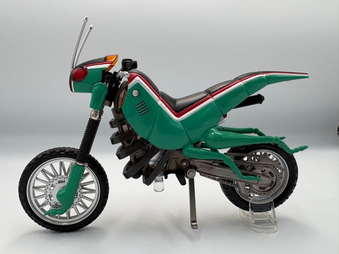 バンダイ S.H.Figuarts 仮面ライダーBLACK バトルホッパー