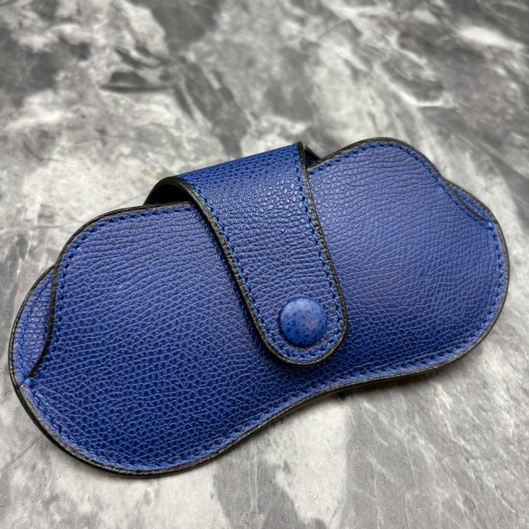 極美品✨ヴァレクストラ　メガネケース valextra] GLASSES CASE ストラップ付 メガネケース (Valextra/アイ