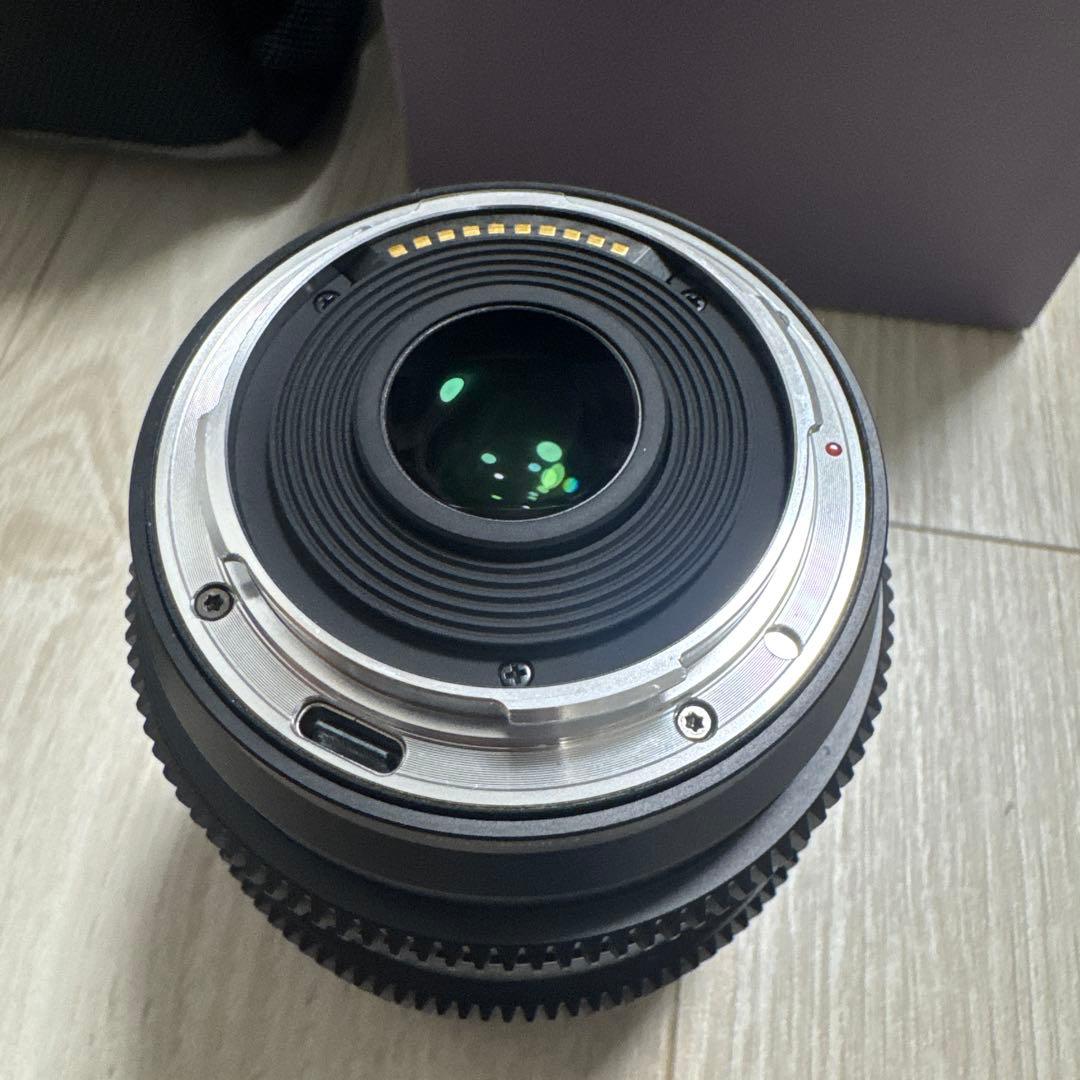 SIRUI 20mm F1.8 1.33x Lマウント