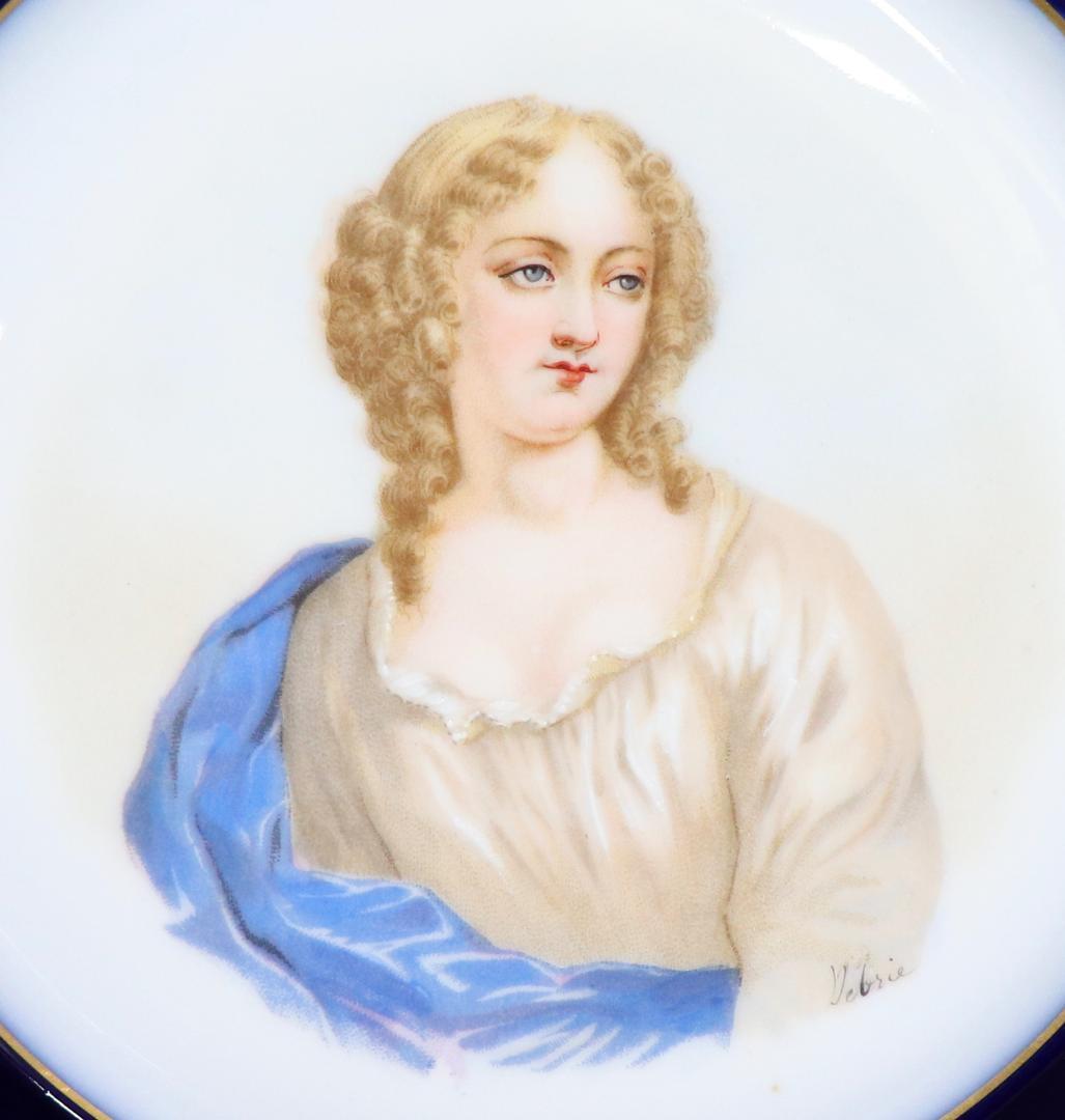 オールド・セーブル 1846年製 瑠璃地色絵金彩婦人図皿 ヴァリエール