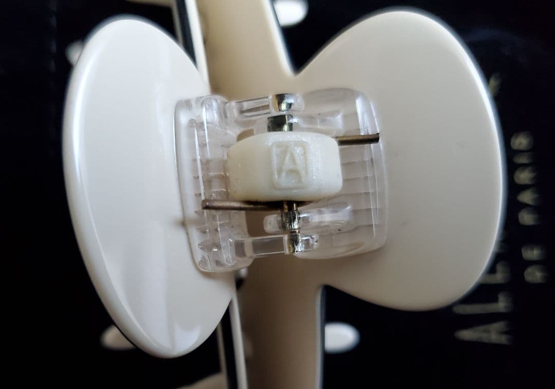 ALEXANDRE DE PARIS LISERAI Mクリップ4㎝×8.5cm