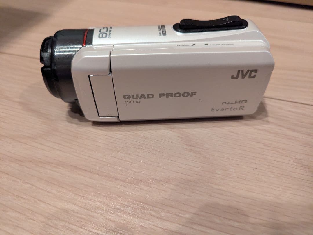 ビデオカメラ JVC Everio GZ-R400-W 防水、耐衝撃、耐低温 JVC Everio R GZ-R400-W [パールホワイト] 価格比較 - 価格.com