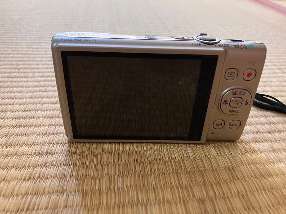 Canon IXY 650 シルバー