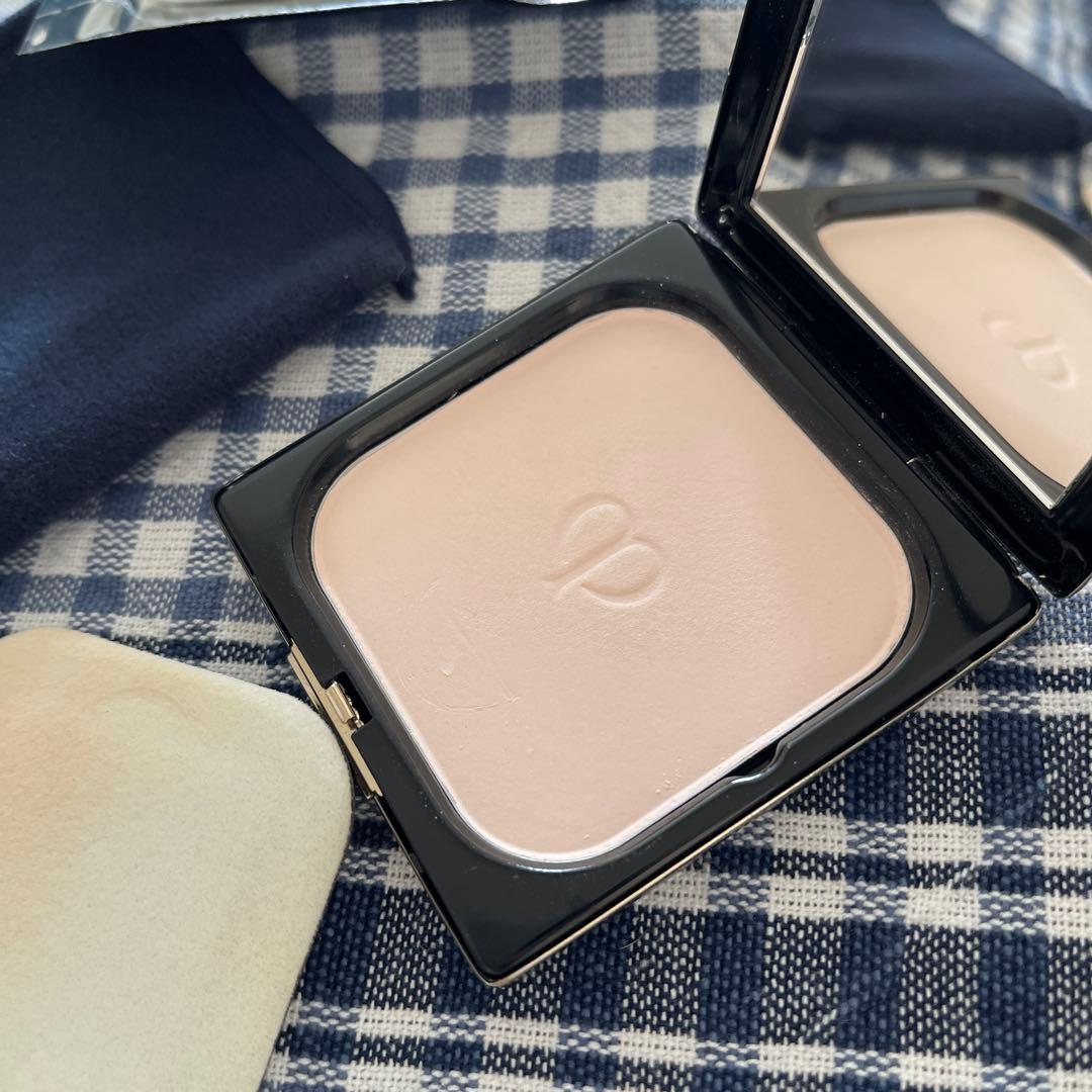 クレドポー プードルコンパクト エサンシエル n - メルカリ