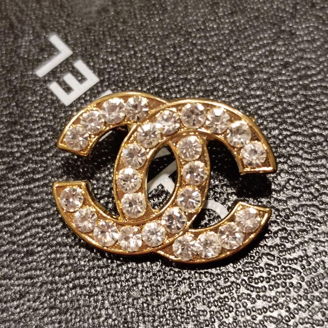 シャネル ピンブローチ ノベルティ 裏刻印 Paris - メルカリ