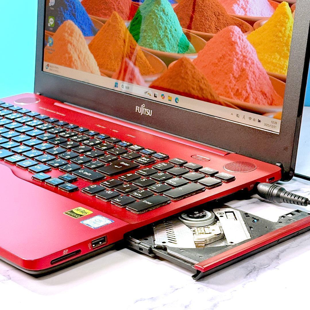 美品レッド！Corei7・メモリ8GB・SSD・ブルーレイ・ノートパソコン