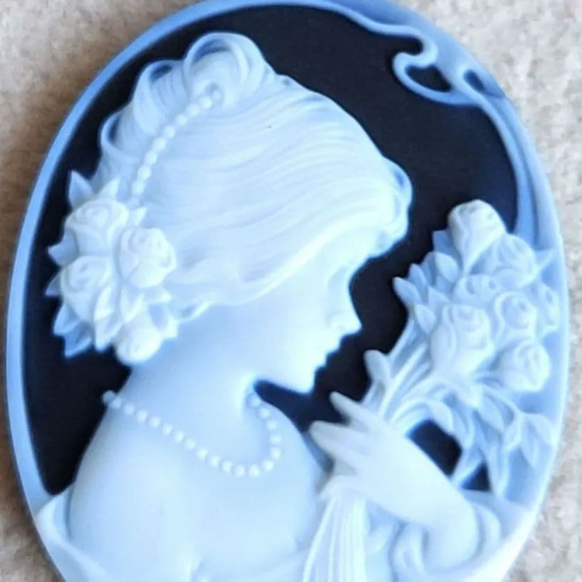 薔薇と女性　メノウ　カメオ 薔薇と女性メノウカメオ