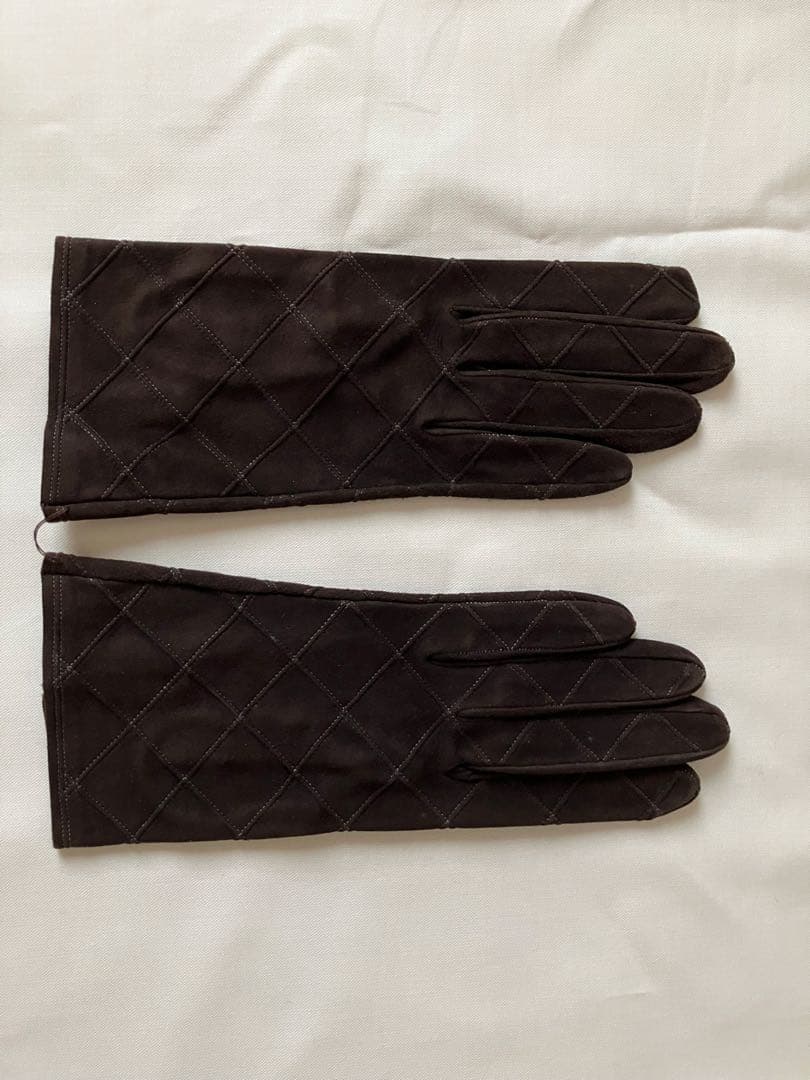 CHANEL 山羊革のキルティンググローブ ダークブラウン CHANEL 山羊革のキルティンググローブ ダークブラウン シャネル 手袋