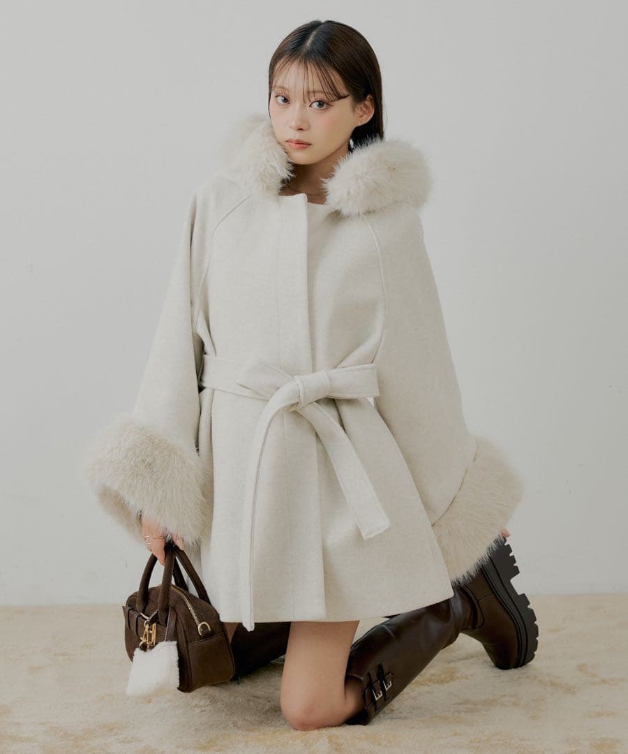 Chico 新品 ファー付きフード襟マルチwayケープコート - メルカリ