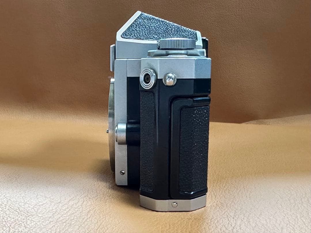 Nikon F アイレベル ボディ（前期型 ）、レンズ35mm 、135mm