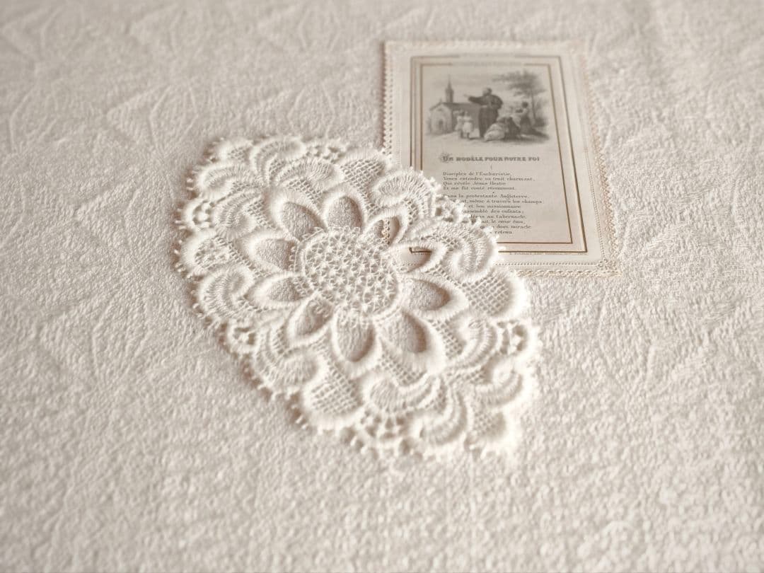 トントトンさま】vintage doily ❀オーバルが可愛い レースドイリー