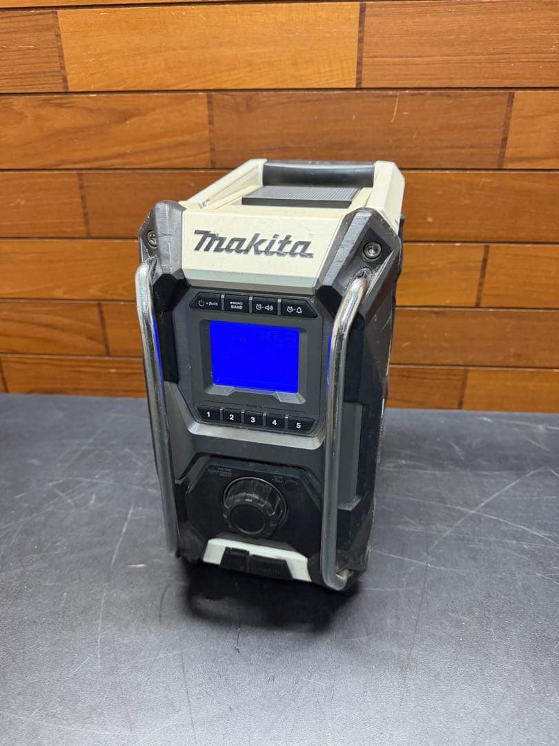 Makita ラジオMR001GZW Amazon.co.jp: マキタ(Makita) 充電式ラジオ（白） 40Vmax 本体のみ