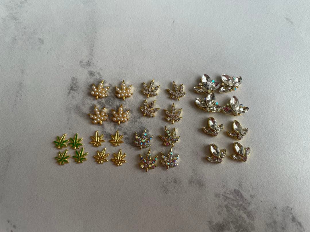 ネイルパーツ 7種類 28個 楽天市場】【☆SummerNail☆】[サマー＆シースタッズ 12種類 10個入り