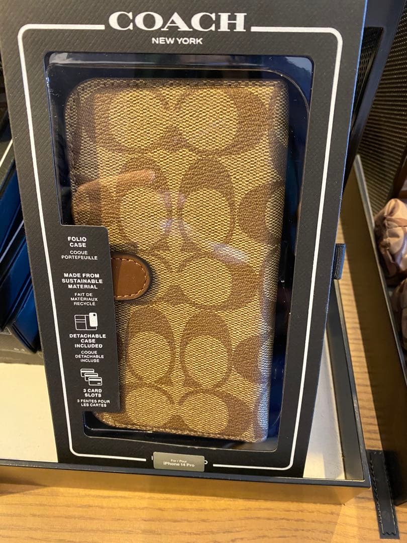 【Coach】　iPhone 14 pro 専用ケース① Amazon.co.jp: Coach iPhone 14 Pro用 保護ケース Signature C ブルー