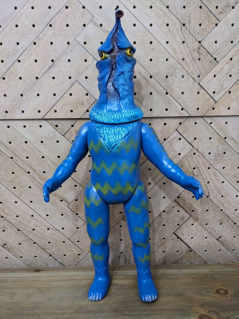 ベアモデル ジャイアントケムール人 ソフビ - メルカリ