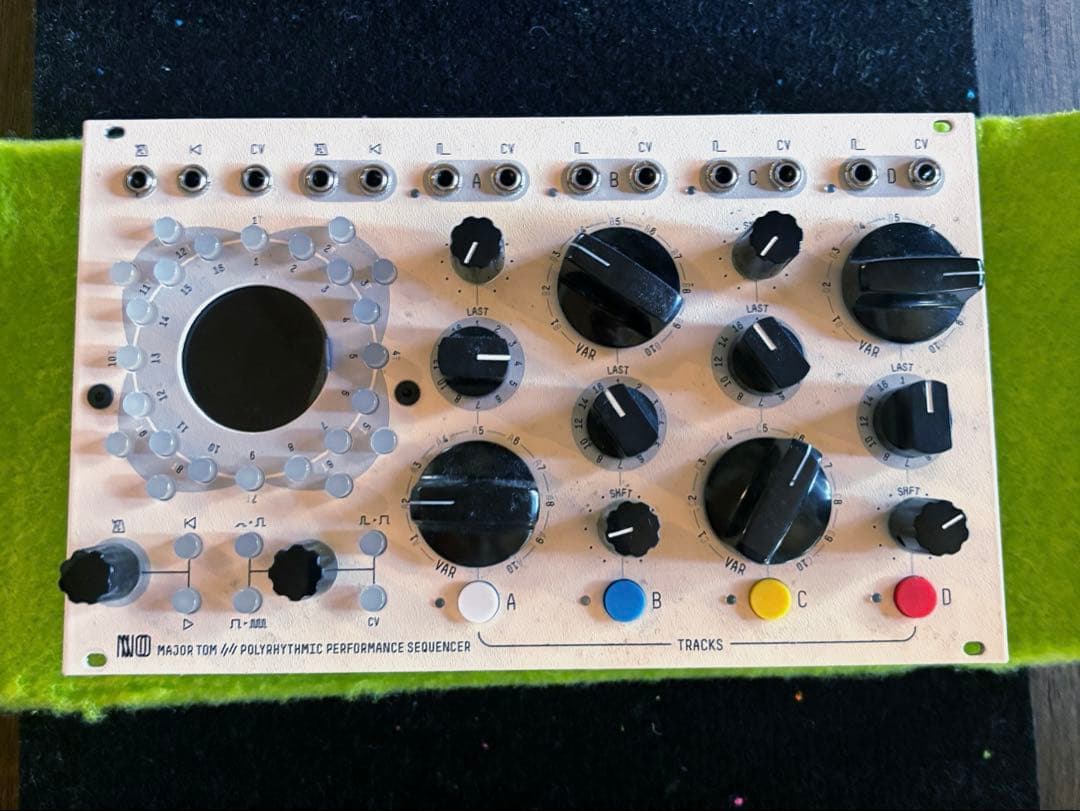 国内未入荷 Major Tom Eurorack シーケンサー 美品 TIDA-X | Zeque (ゼクー)