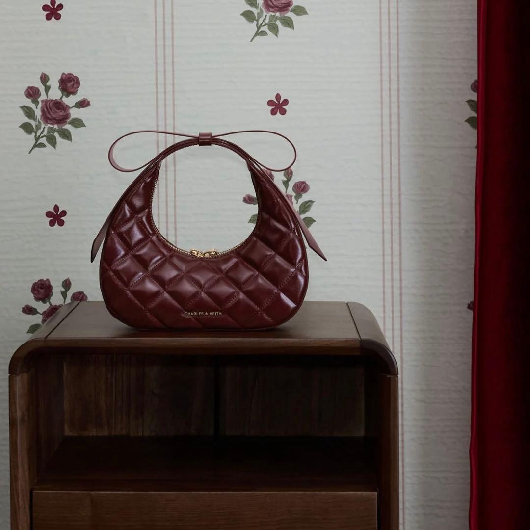 新品未使用✴︎完売品ジェイニー キルトボウハンドル クレセントバッグ