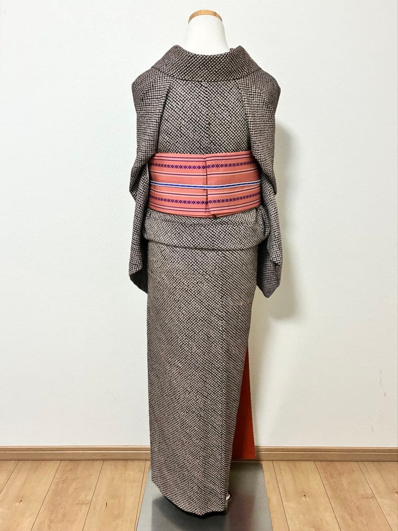 袷 小紋 鹿の子絞り 黒×赤 裄65cm 正絹 おまけ付き - メルカリ