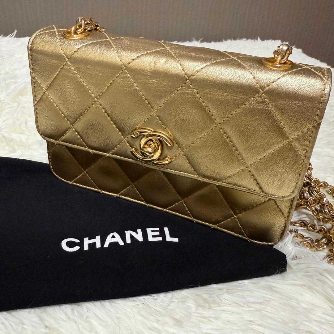 CHANEL シャネル マトラッセ ゴールド チェーンバッグ - メルカリ