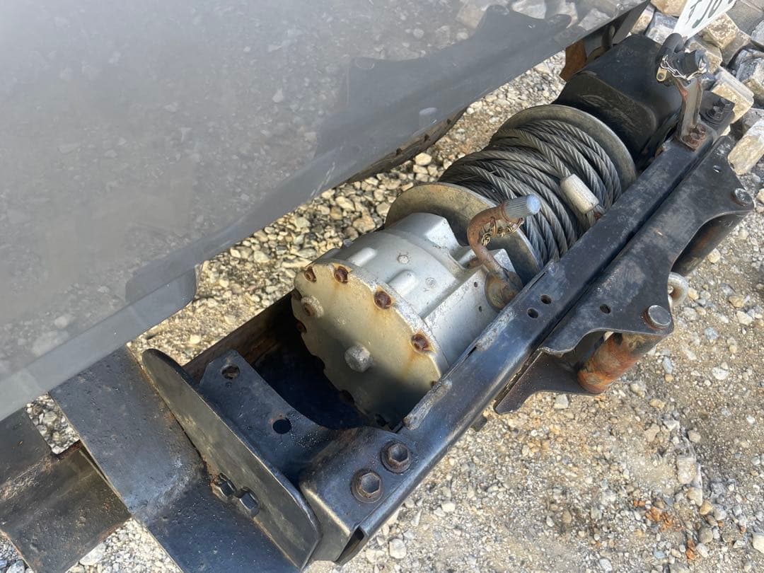 TOYOTA純正 12V ランクルの純正オプションウインチ ランドクルーザー