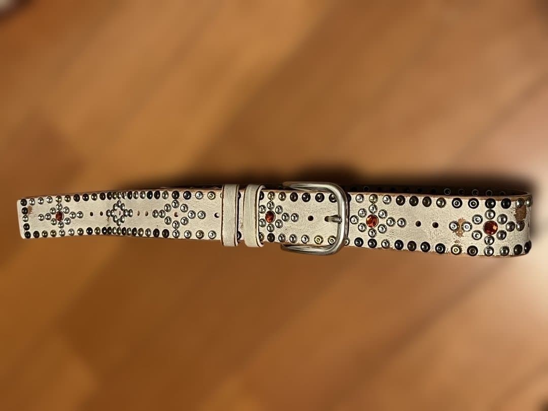 イザベルマラン ダメージ加工 スタッズベルト - メルカリ