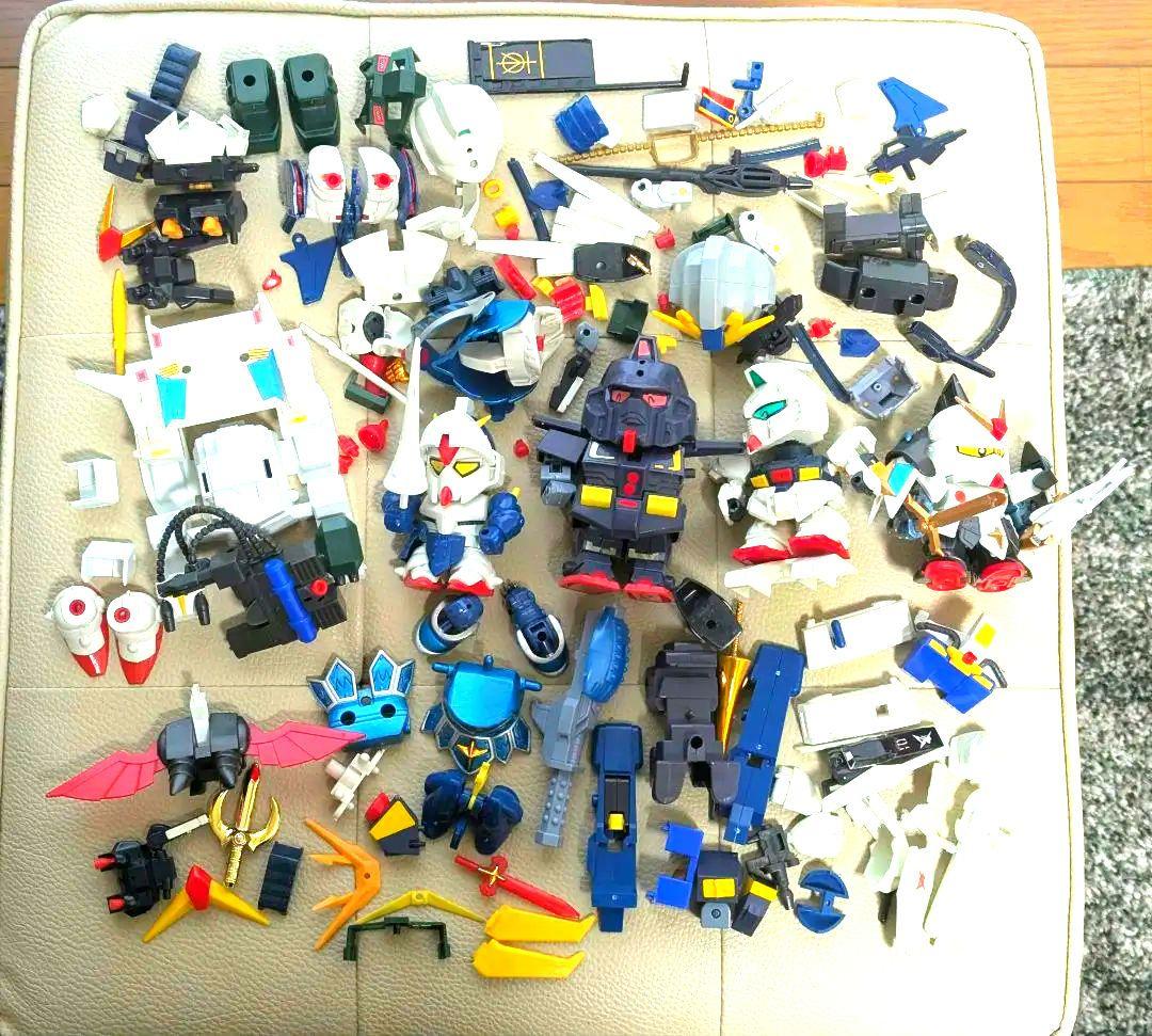 希少　元祖SDガンダム　スーパーディフォルメガンダムワールド＆ガンダムメダル 希少 元祖SDガンダム スーパーディフォルメガンダムワールド＆ガンダム