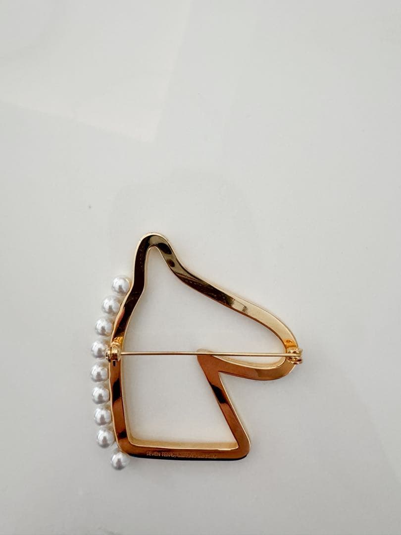 セブンテン お馬さん ホースブローチ - メルカリ