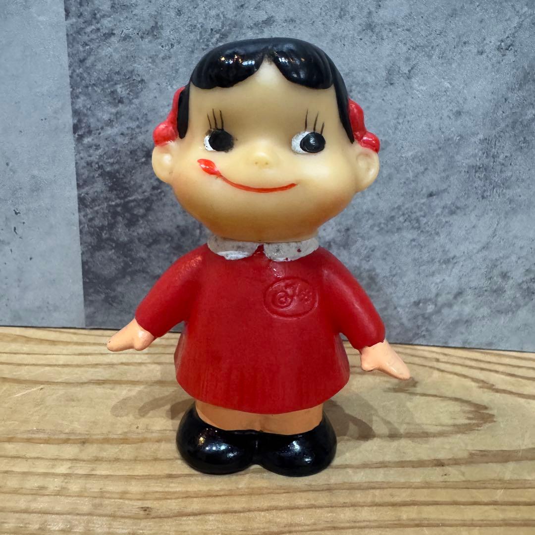 ペコちゃん 人形 ソフビ 園児服 不二家 当時物 レア 9㎝ - メルカリ