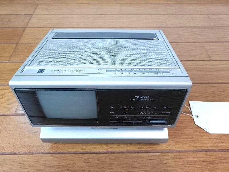ナショナル白黒テレビ（FM・AMラジオ・デジタル時計付き）中古品 ナショナル白黒テレビ（FM・AMラジオ・デジタル時計付き）中古品