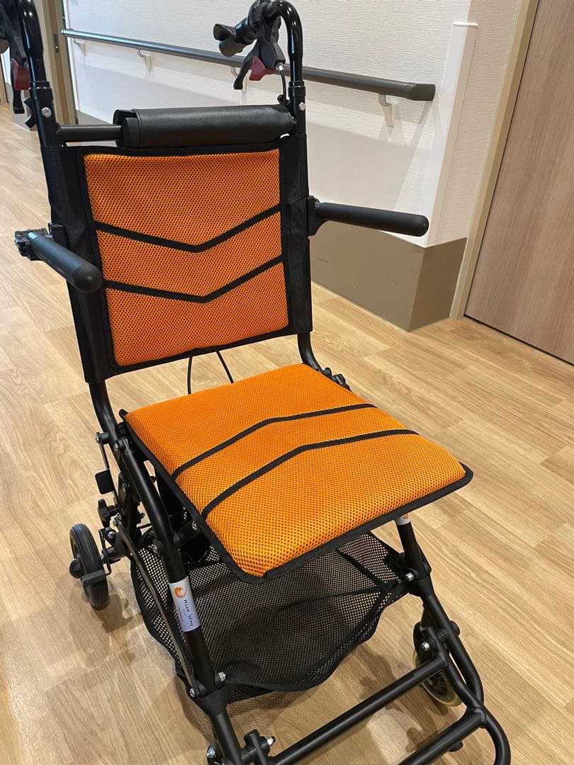 折りたたみ簡易車椅子オレンジメッシュ　1度使用超美品 2bj3lluycu_0.jpg