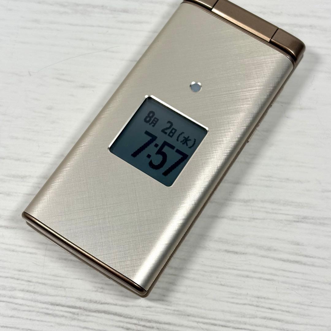 美品☆au KYF38 かんたんケータイ シャンパンゴールド ガラケー - メルカリ