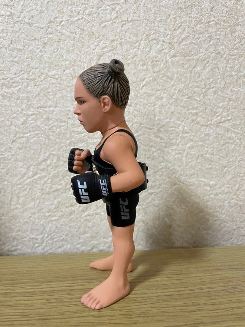 UFCフィギュア ロンダラヴジー チャンピオンベルト付き - メルカリ
