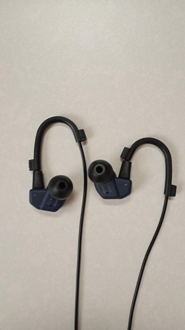final A4000 ダークネイビー イヤホン - メルカリ