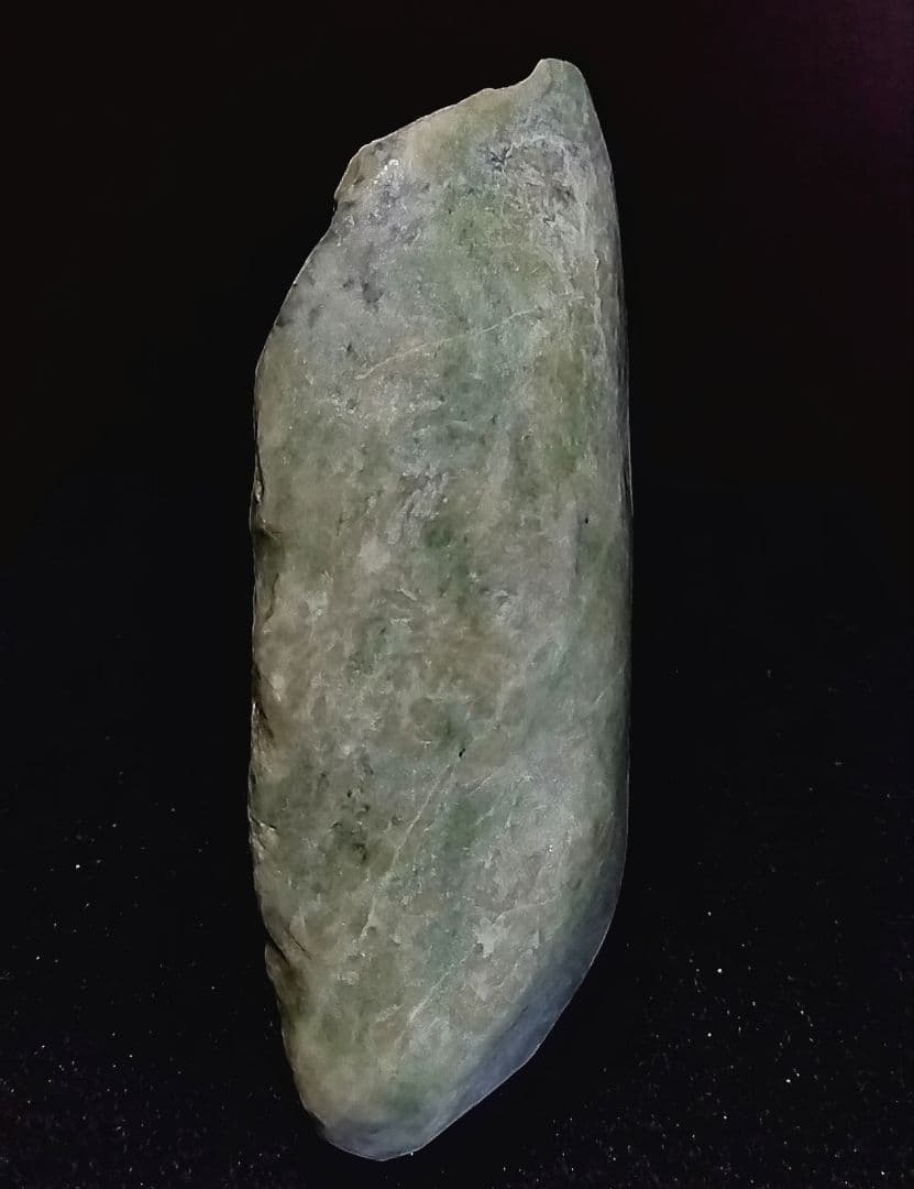 ☆翡翠原石☆糸魚川硬玉【大所川・転石・磨き0.6kg】 - メルカリ