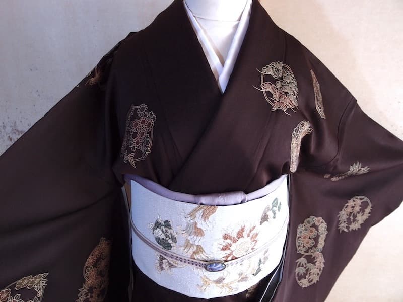 付下げ訪問着（花丸文、刺繍入）裄66 背紋なし 正絹美品