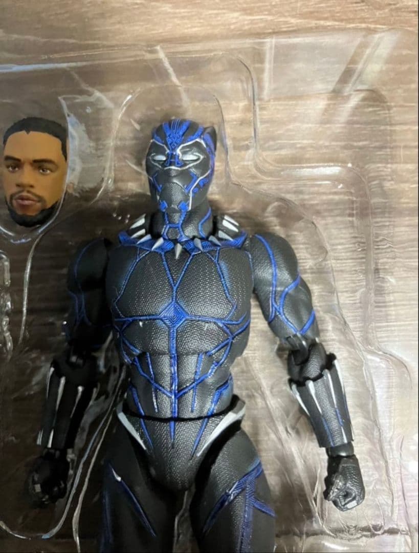 BANDAI S.H.Figuarts ブラックパンサー