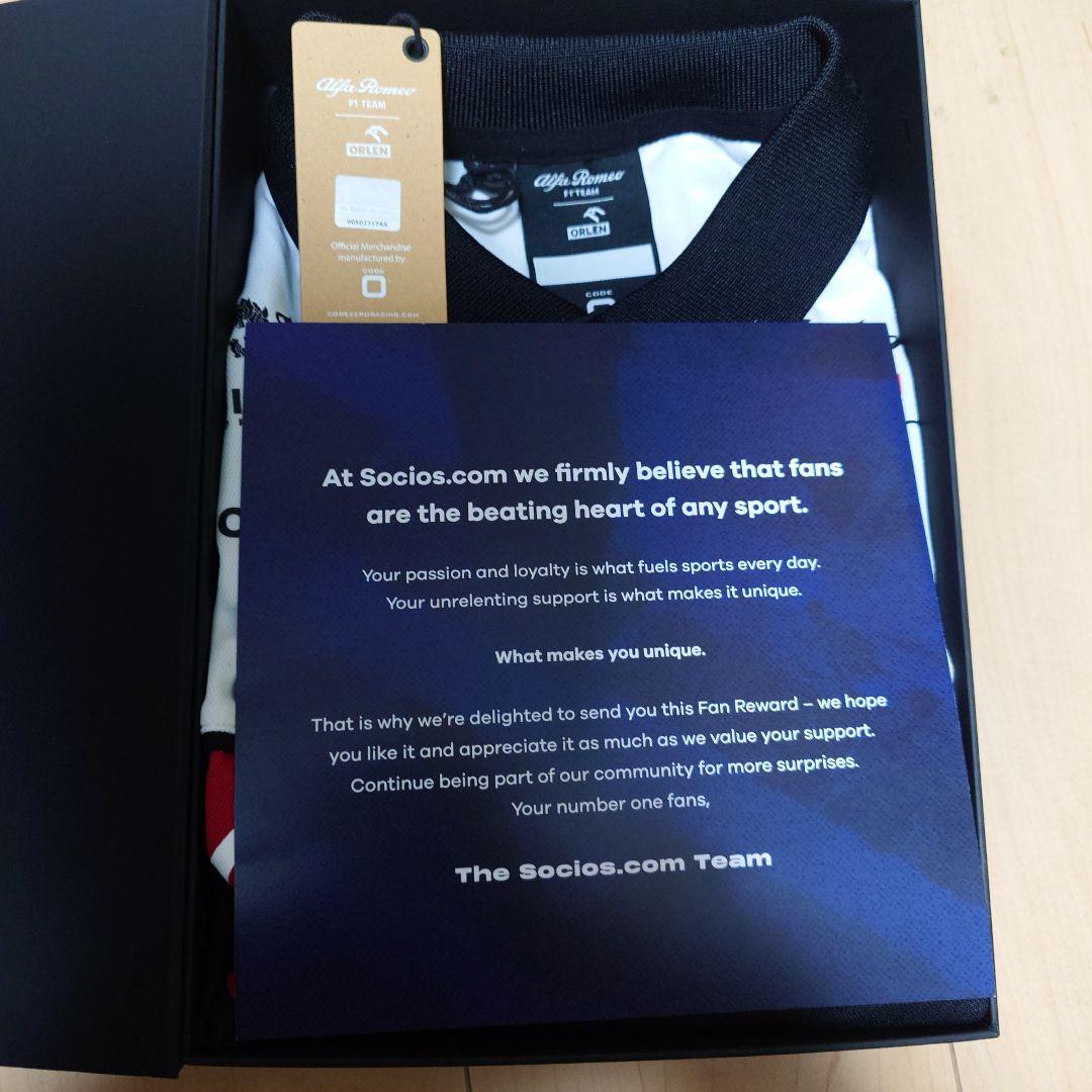 希少】F1 Alfa Romeo 周冠宇 サイン入りポロシャツ - メルカリ