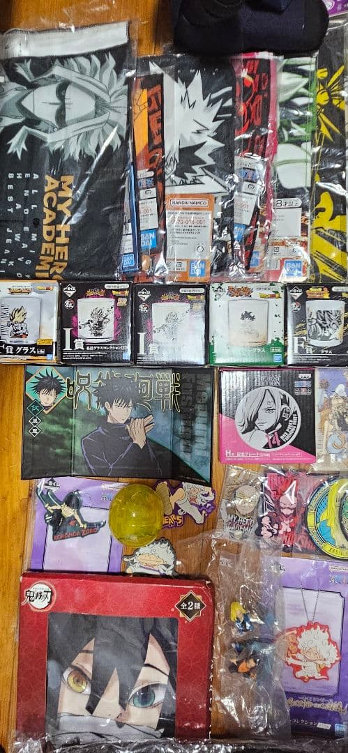 ワンピース、呪術廻戦、鬼滅の刃グッズ500品まとめ売り - メルカリ